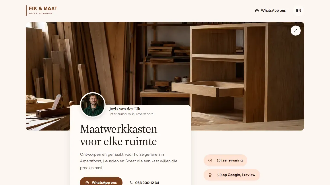 Voorbeeldwebsite voor Eik & Maat Interieurbouw met de meubelmaker en de kop op een foto van de werkplaats